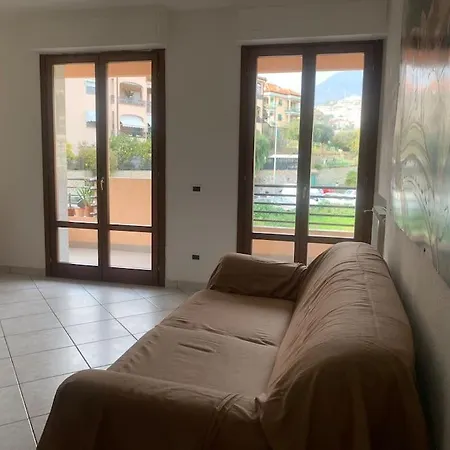 Solaro - Parcheggio Gratuito A 10 Minuti Dal Centro Апартаменты